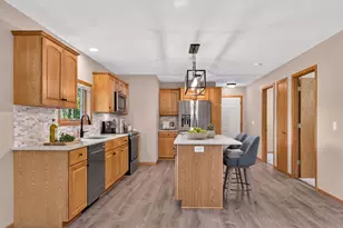 662 11th St, Baraboo, WI 53913 - Photo 4