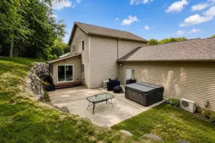 213 Yarrow Hill Dr, Cottage Grove, WI 53527 - Photo 2
