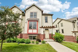 2665 Castle Rock Dr, Fitchburg, WI 53711 - Photo 2