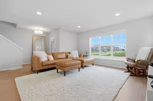 303 Breunig Blvd, Waunakee, WI 53597 - Photo 8