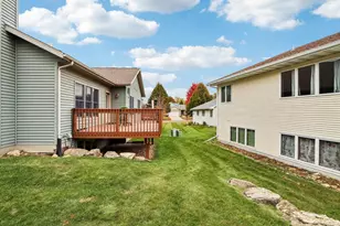 113 Jennifer Cir, Mount Horeb, WI 53572 - Photo 8