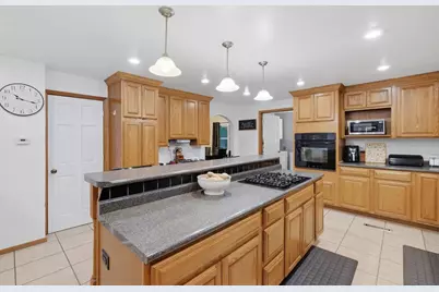 163 Valley Drive, Janesville, WI 53546 - Photo 6