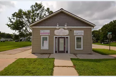 1201 S Beaumont Road, Prairie Du Chien, WI 53821 - Photo 2