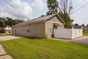 1201 S Beaumont Rd, Prairie Du Chien, WI 53821 - Photo 4