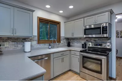 101 Coach House Drive, Madison, WI 53714 - Photo 10