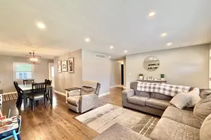2015 Murphy Woods Rd, Beloit, WI 53511 - Photo 4