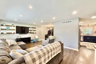 2015 Murphy Woods Rd, Beloit, WI 53511 - Photo 6