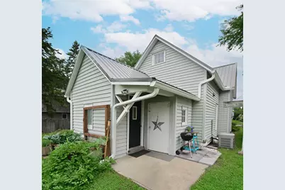 604 Grove Street, Baraboo, WI 53913 - Photo 2