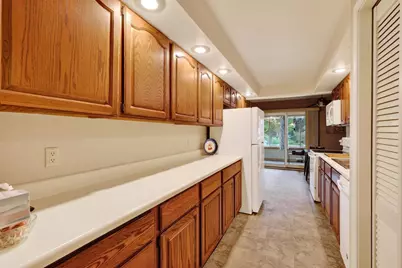 1522 Golf View Road #D, Madison, WI 53704 - Photo 8