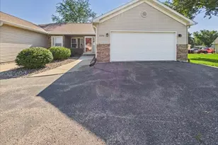 2302/2308 Bootmaker Dr, Beloit, WI 53511 - Photo 6