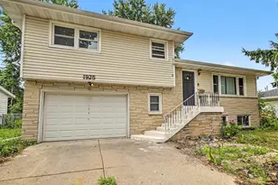 1925 Elka Ln, Madison, WI 53704 - Photo 2