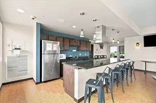 825 E Mifflin St, Madison, WI 53703 - Photo 32
