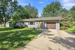 2010 Cameron Dr, Madison, WI 53711 - Photo 2
