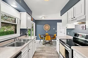 2010 Cameron Dr, Madison, WI 53711 - Photo 10