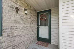 631 Constitution Ln, DeForest, WI 53532 - Photo 4