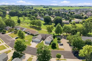 631 Constitution Ln, DeForest, WI 53532 - Photo 52