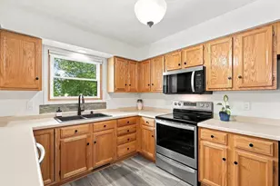 631 Constitution Ln, DeForest, WI 53532 - Photo 12