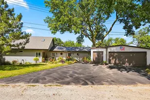 5218 Riverview Cir Dr, Thompson, IL 62185 - Photo 2