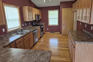 4022 Kingsford Dr, Janesville, WI 53546 - Photo 10