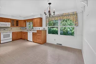 6318 Keelson Dr, Madison, WI 53705 - Photo 16