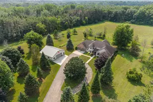 N6547 Buelow Rd, New London, WI 54961 - Photo 2