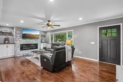 5594 Lavin Way, Waunakee, WI 53597 - Photo 2