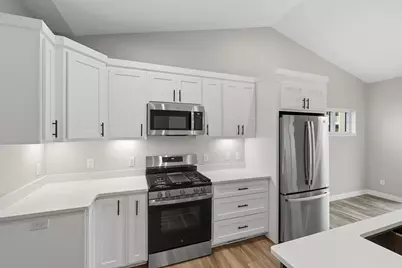 806 Saddle Ridge, Portage, WI 53901 - Photo 8
