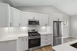 806 Saddle Ridge, Portage, WI 53901 - Photo 8