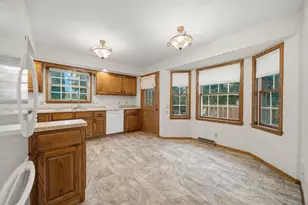 1304 Nantucket Dr, Janesville, WI 53546 - Photo 12
