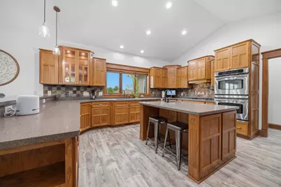 323 Wileman Drive, Edgerton, WI 53534 - Photo 6