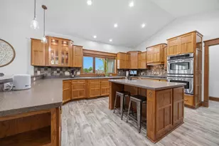 323 Wileman Dr, Edgerton, WI 53534 - Photo 6