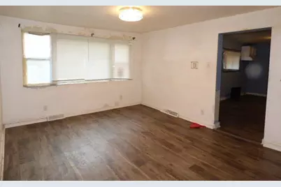 403 Center Avenue, Janesville, WI 53548 - Photo 6