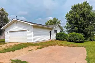 120 Shanghai Ridge Rd, Wauzeka, WI 53826 - Photo 2