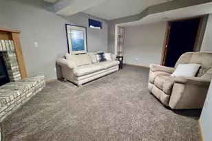 4520 Hearthridge Dr, Janesville, WI 53546 - Photo 32