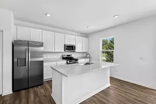 110 O'Brien Ct, Columbus, WI 53925 - Photo 4