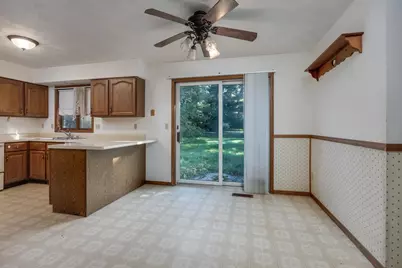 2517 Crest Line Drive, Madison, WI 53704 - Photo 10