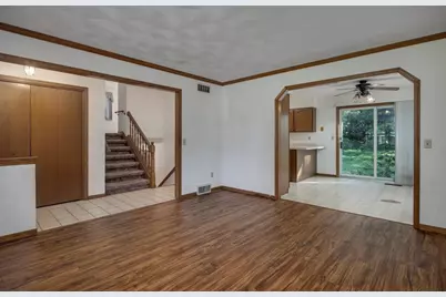 2517 Crest Line Drive, Madison, WI 53704 - Photo 14