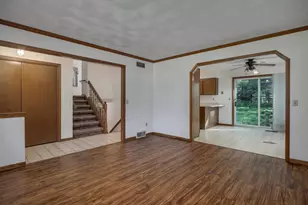 2517 Crest Line Dr, Madison, WI 53704 - Photo 14