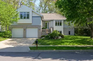 659 Acadia Way, Verona, WI 53593 - Photo 2