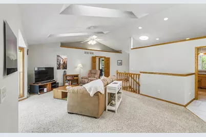 1331 Pinnacle Circle, Sun Prairie, WI 53590 - Photo 6