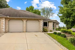 1227 W Sherman Ave, Fort Atkinson, WI 53538 - Photo 2
