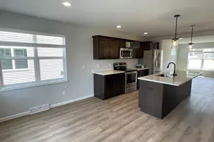 838 Lady Bug Ln, Madison, WI 53593 - Photo 4