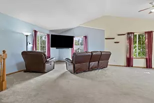 325 W Rice Dr, Beloit, WI 53511 - Photo 10