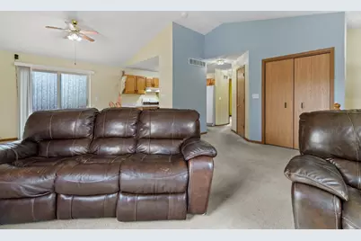 325 W Rice Drive, Beloit, WI 53511 - Photo 8