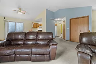 325 W Rice Dr, Beloit, WI 53511 - Photo 8