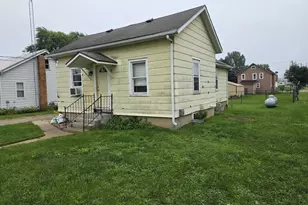 116 Waupun St, Friesland, WI 53935 - Photo 2