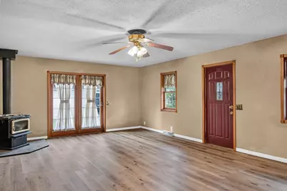 525 W Bannerman Avenue, Redgranite, WI 54970 - Photo 8