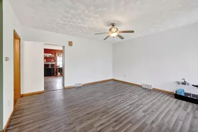 801 E Chestnut Street, Pardeeville, WI 53954 - Photo 2