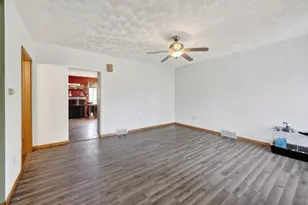 801 E Chestnut St, Pardeeville, WI 53954 - Photo 2