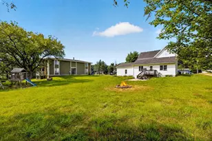 801 E Chestnut St, Pardeeville, WI 53954 - Photo 38